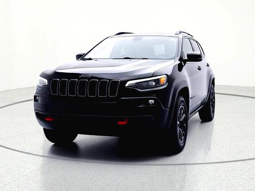 Diamond Black Crystal Pearlcoat 2022 Jeep Cherokee Trailhawk