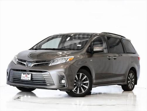 2018 Toyota Sienna XLE