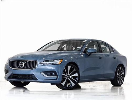 2023 Volvo S60 B5 Ultimate Bright Theme