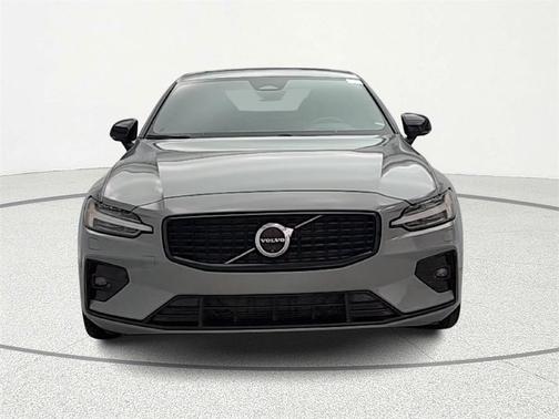 2024 Volvo S60 B5 Ultimate Dark Theme