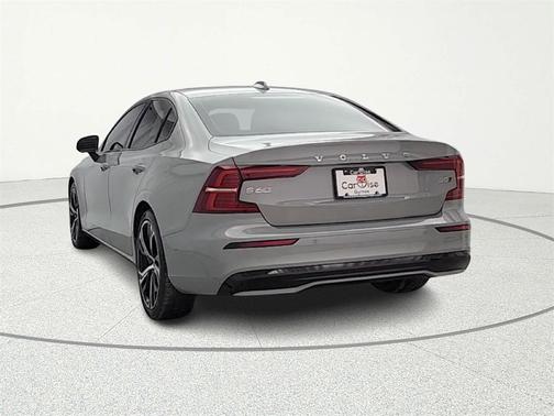 2024 Volvo S60 B5 Ultimate Dark Theme