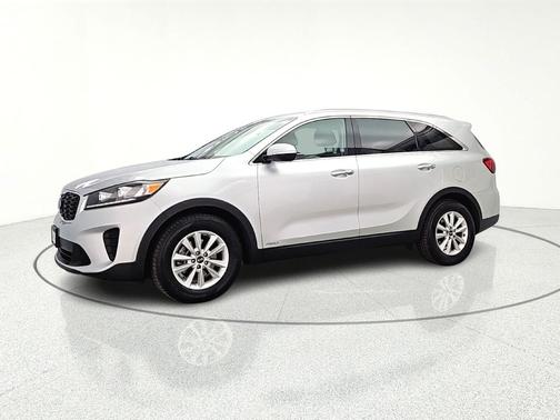 Sparkling Silver 2019 Kia Sorento LX