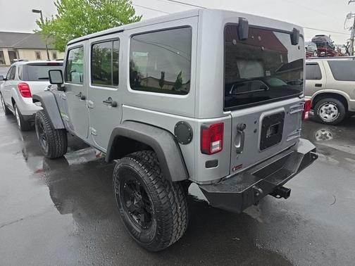 Billet Silver Metallic Clearcoat 2017 Jeep Wrangler Unlimited Sahara