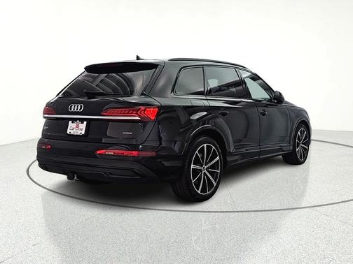 Orca Black Metallic 2021 Audi Q7 55 Prestige