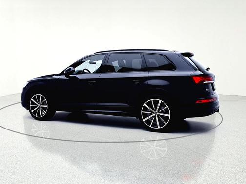 Orca Black Metallic 2021 Audi Q7 55 Prestige