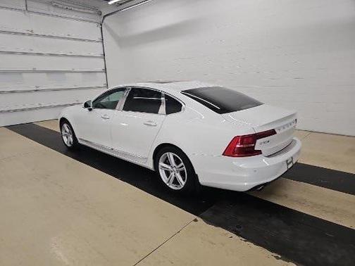2018 Volvo S90 T5 Momentum