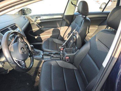 2017 Volkswagen Golf TSI Wolfsburg Edition 4-Door