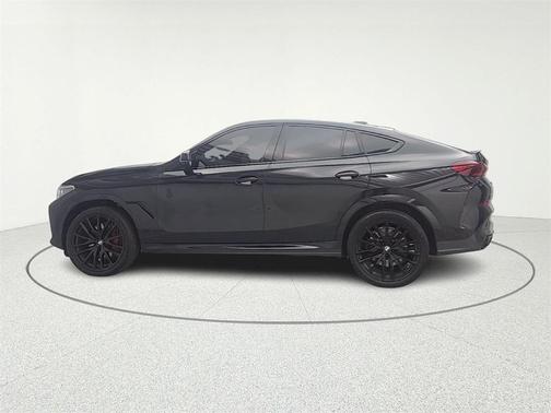 2022 BMW X6 M50i