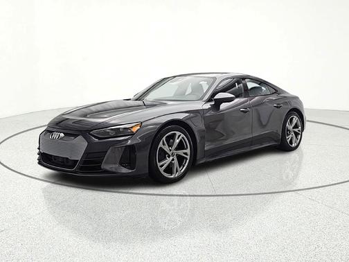 Daytona Gray Pearl Effect 2022 Audi e-tron GT Premium Plus