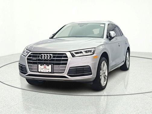 Silver Metallic 2018 Audi Q5 2.0T Tech Premium