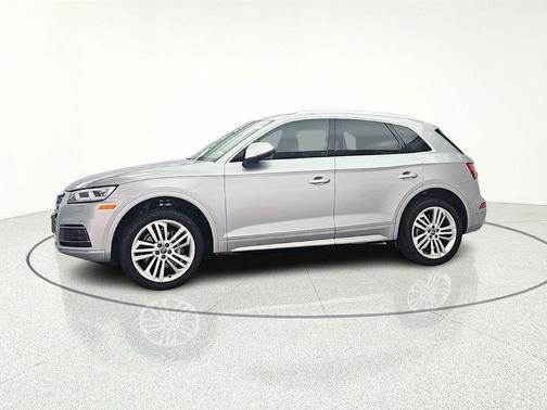 Silver Metallic 2018 Audi Q5 2.0T Tech Premium