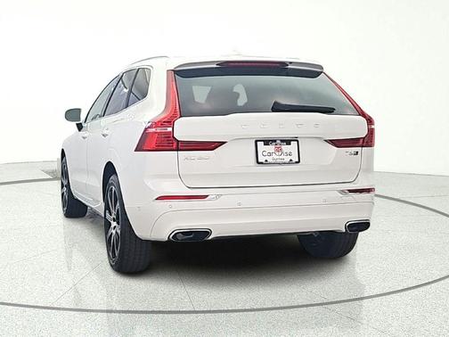 Crystal White Pearl 2019 Volvo XC60 T6 Inscription