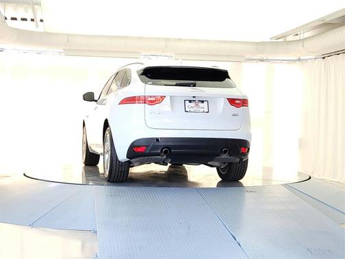 2018 Jaguar F-PACE 25t R-Sport