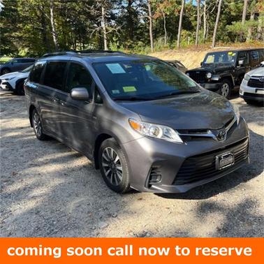 2018 Toyota Sienna LE