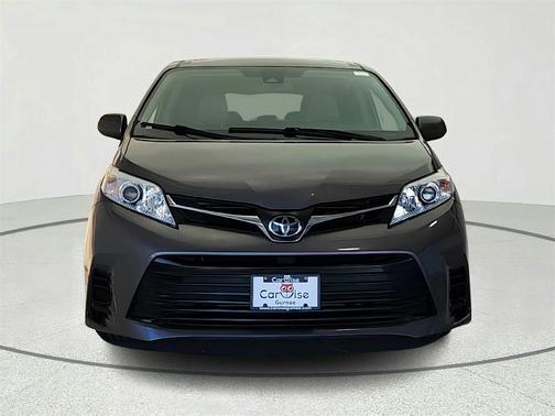 2018 Toyota Sienna LE
