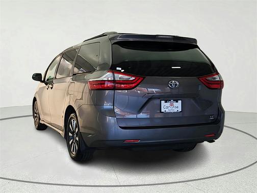 2018 Toyota Sienna LE