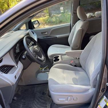 2018 Toyota Sienna LE