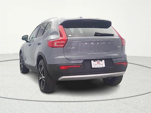 2023 Volvo XC40 B5 Plus Bright Theme