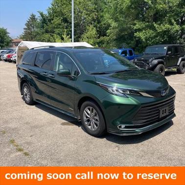 2021 Toyota Sienna XLE 8 Passenger