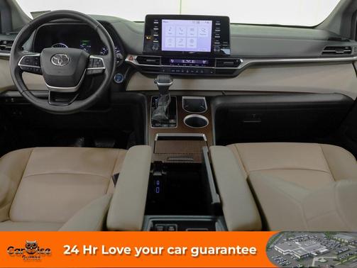 2021 Toyota Sienna XLE 8 Passenger