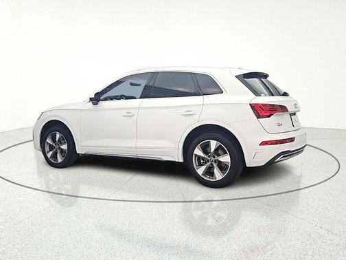 Ibis White 2022 Audi Q5 40 Premium Plus