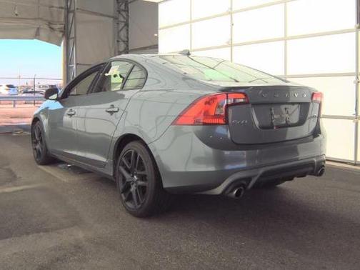 Gray Metallic 2018 Volvo S60 T5 Dynamic