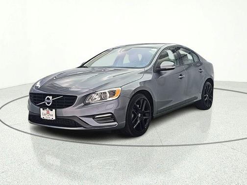 Gray Metallic 2018 Volvo S60 T5 Dynamic