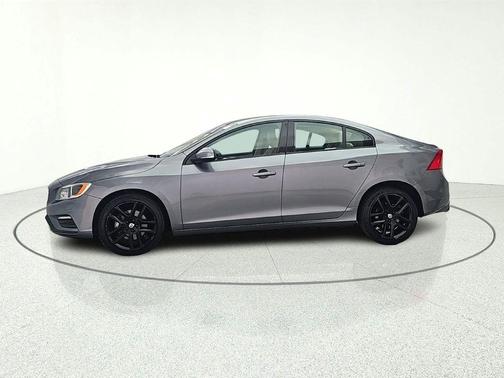 Gray Metallic 2018 Volvo S60 T5 Dynamic