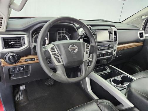 2019 Nissan Titan SL