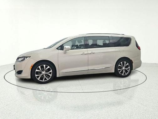 Luxury White Pearlcoat 2020 Chrysler Pacifica Limited