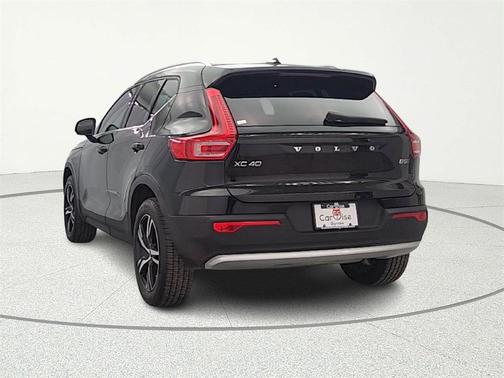2023 Volvo XC40 B5 Plus Bright Theme