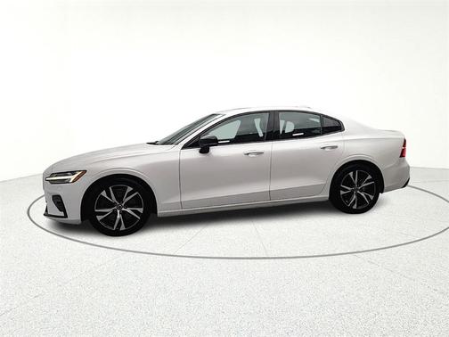 2019 Volvo S60 T6 R-Design