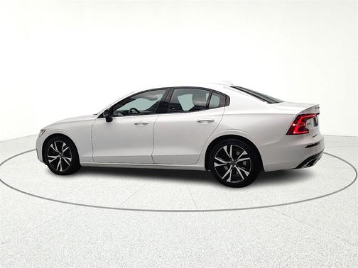 2019 Volvo S60 T6 R-Design