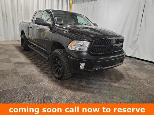 Diamond Black Crystal Pearlcoat 2019 RAM 1500 SLT