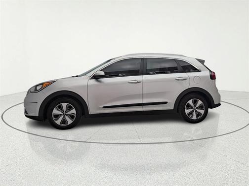 2017 Kia Niro LX