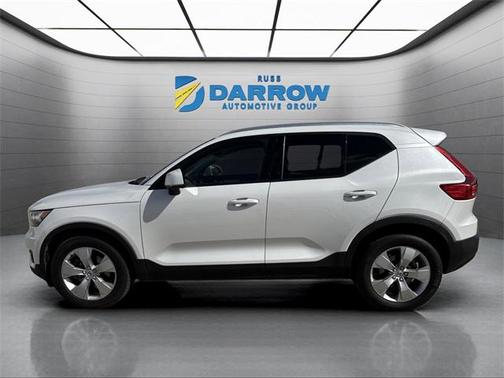 2021 Volvo XC40 T5 Momentum