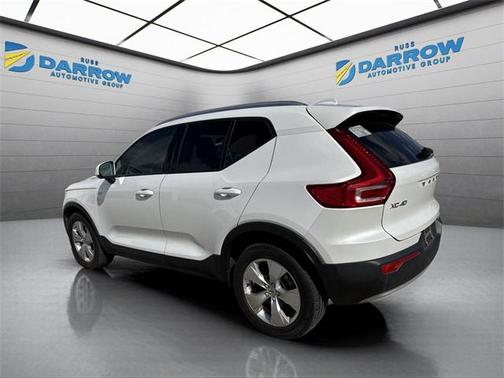 2021 Volvo XC40 T5 Momentum