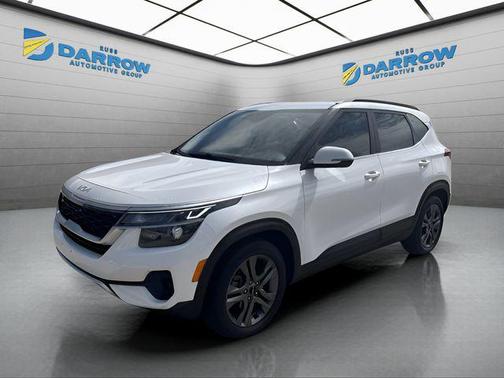 Snow White Pearl 2022 Kia Seltos S