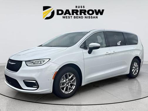 Bright White Clearcoat 2023 Chrysler Pacifica Touring L