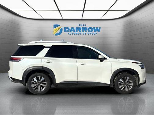 2023 Nissan Pathfinder SL 4WD