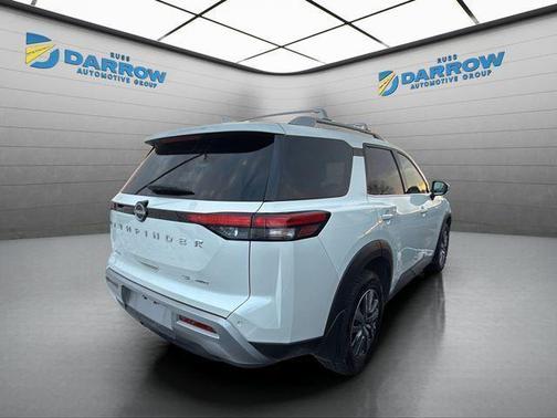 2023 Nissan Pathfinder SL 4WD