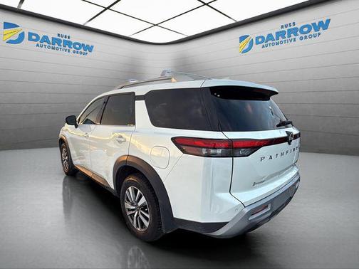 Pearl White Tricoat 2023 Nissan Pathfinder SL 4WD