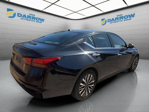 Super Black Clearcoat 2023 Nissan Altima 2.5 SV