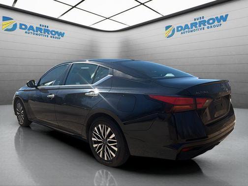Super Black Clearcoat 2023 Nissan Altima 2.5 SV
