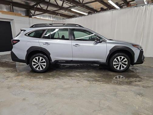 2023 Subaru Outback Base