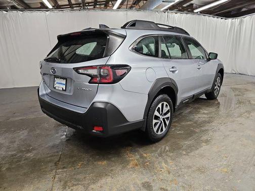 2023 Subaru Outback Base