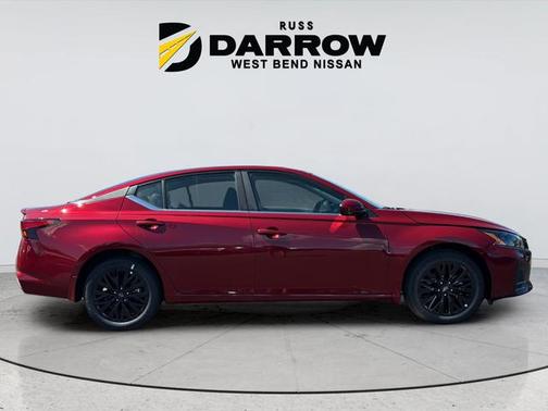 Scarlet Ember Tintcoat 2026 Nissan Altima 2.5 SV