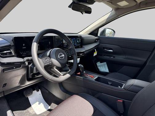 Canyon Bronze Metallic 2026 Nissan Kicks SR