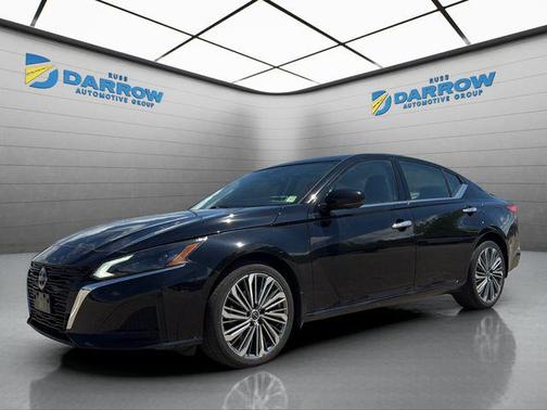 Super Black Clearcoat 2023 Nissan Altima 2.5 SL
