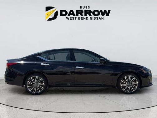 Super Black Clearcoat 2023 Nissan Altima 2.5 SL